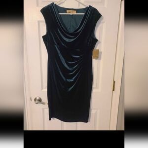 Elegant Velvet Green Dress